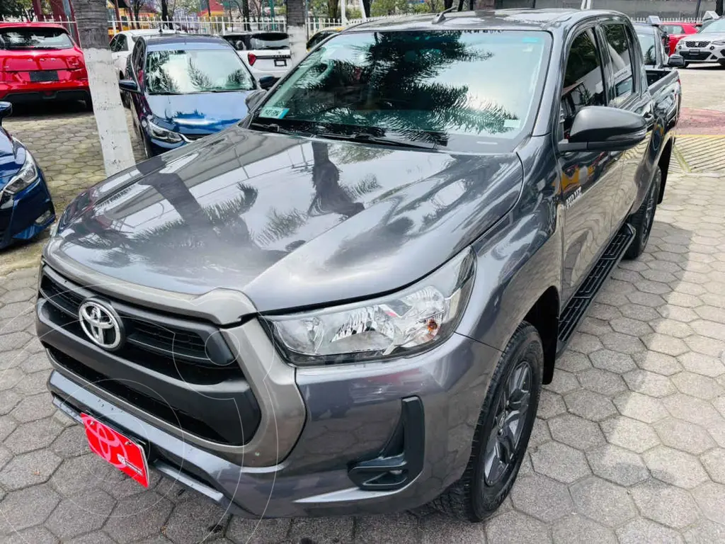 Toyota Hilux Cabina Doble SR 2022