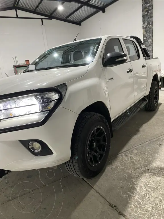 Toyota hilux cabina doble base (2016)