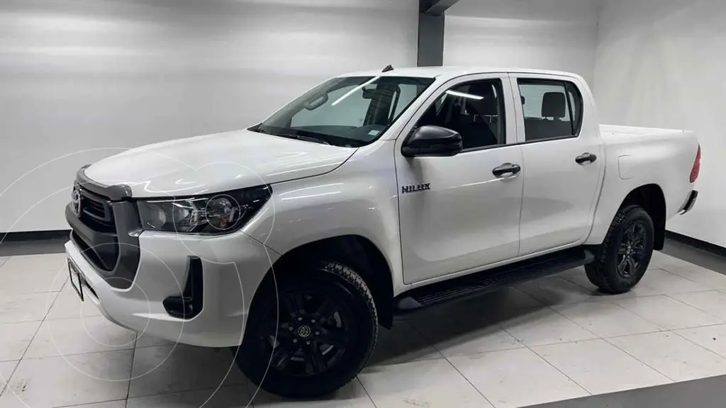 foto Toyota Hilux Cabina Doble SR financiado en mensualidades enganche $122,704 mensualidades desde $12,105