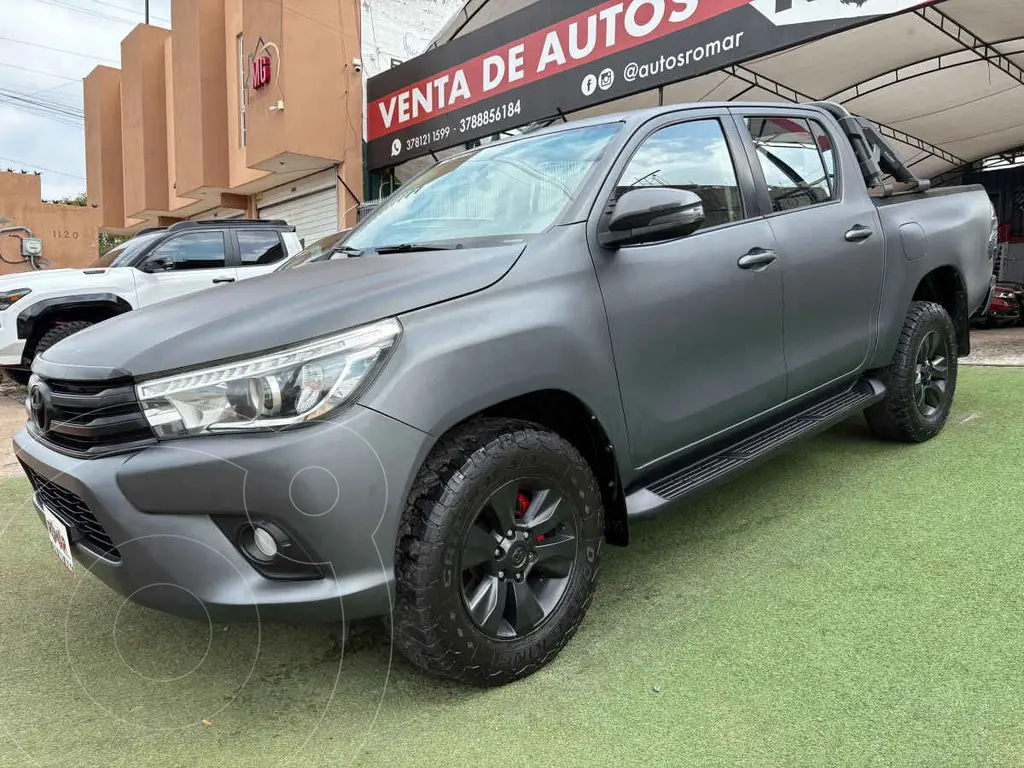 Toyota Hilux Cabina Doble Diesel 4X4 Aut usado (2018) color Gris precio $479,999