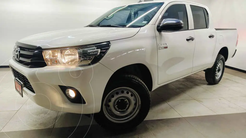 foto Toyota Hilux Cabina Doble Diésel financiado en mensualidades enganche $129,800 mensualidades desde $12,805