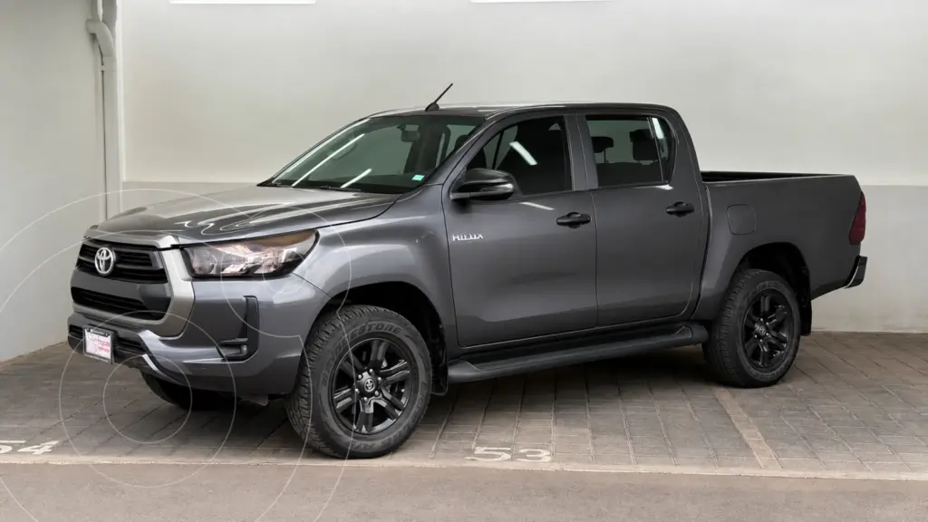 Toyota Hilux Cabina Doble SR 2023
