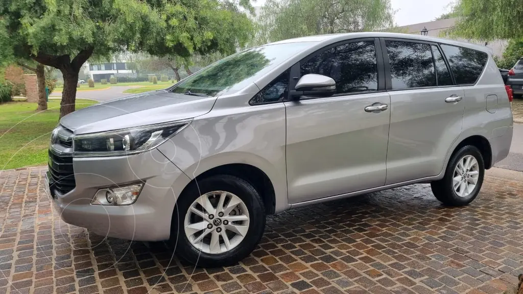 Toyota Innova 2018 - foto 1