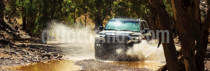 foto Toyota Land Cruiser 5.7L 4x4 nuevo color Blanco precio $1,630,500