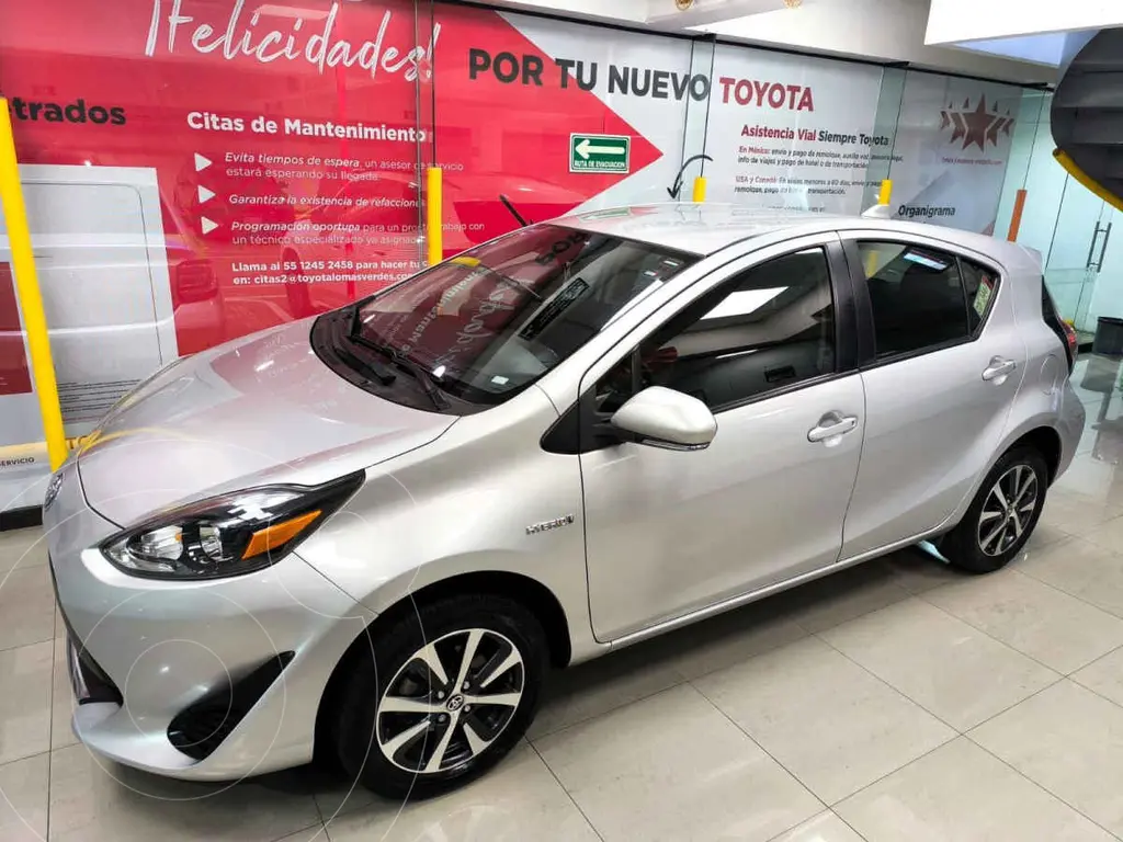 foto Toyota Prius C 1.5L usado (2021) color Plata precio $339,000