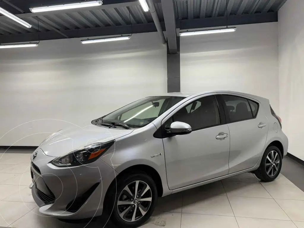 foto Toyota Prius C 1.5L usado (2019) color Plata precio $285,000