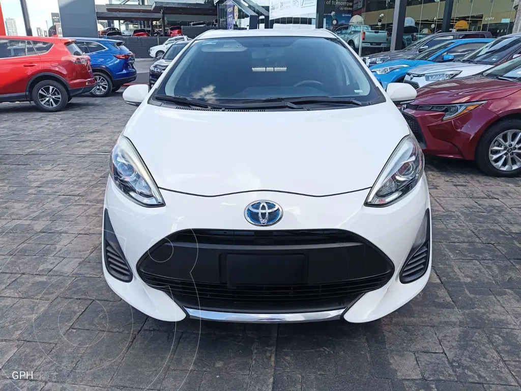 foto Toyota Prius Premium usado (2021) color Blanco precio $323,000