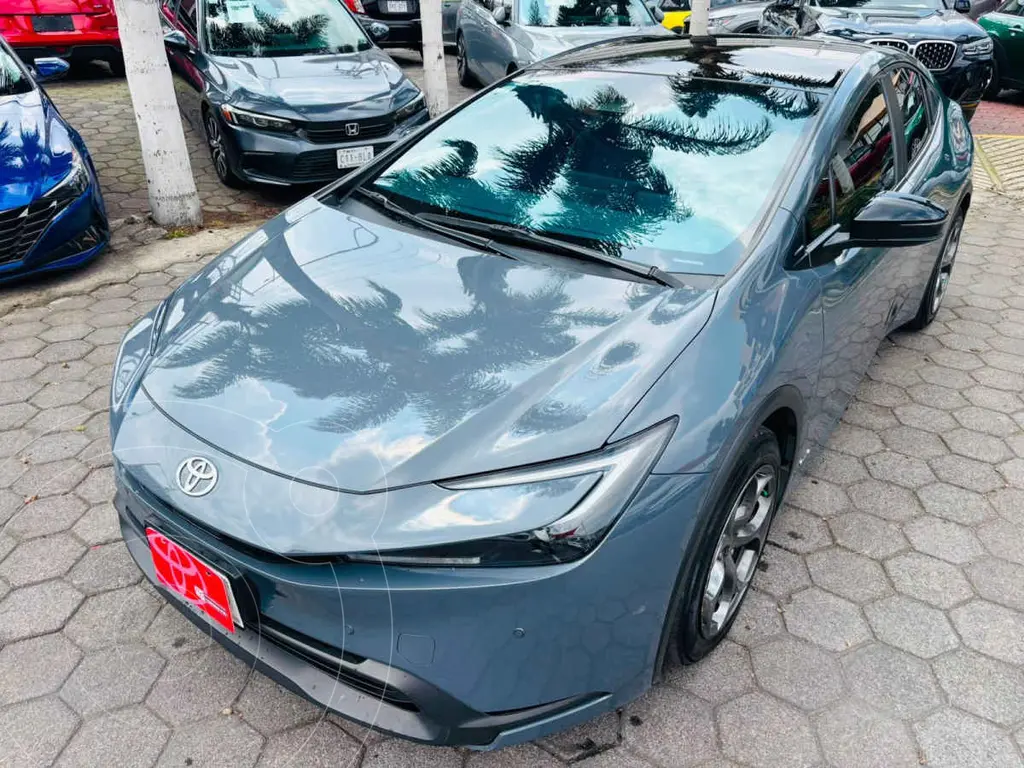 Toyota Prius Premium 2024