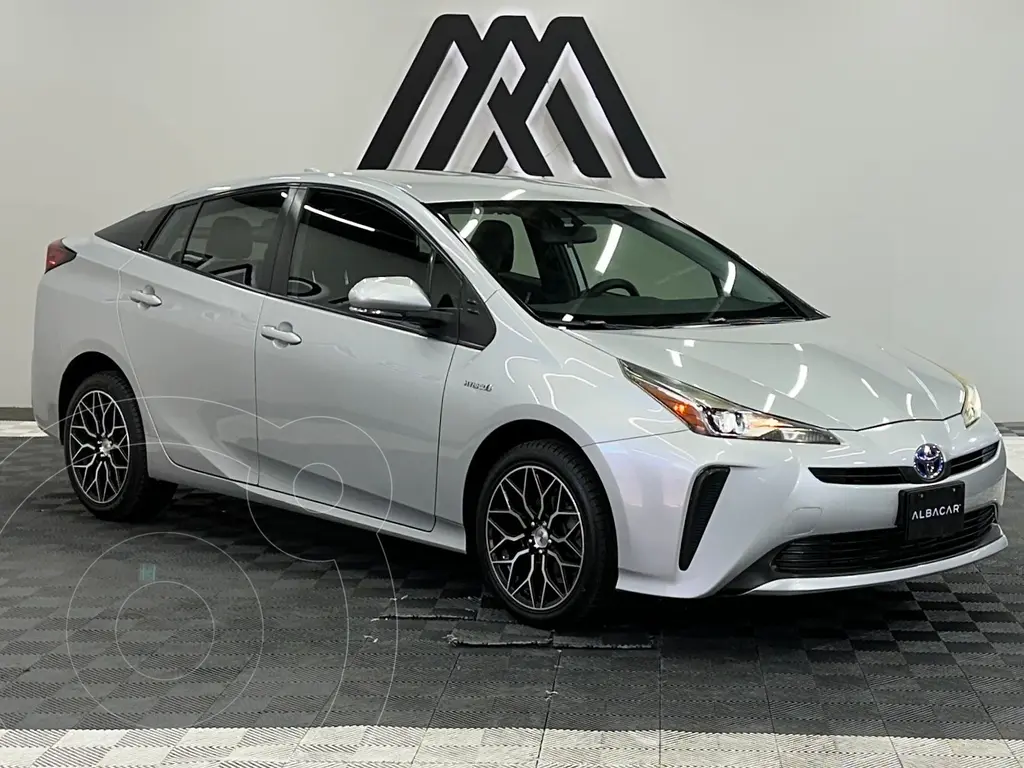 Toyota prius base (2020)