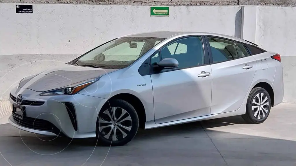 foto Toyota Prius Base usado (2022) color Plata precio $384,000