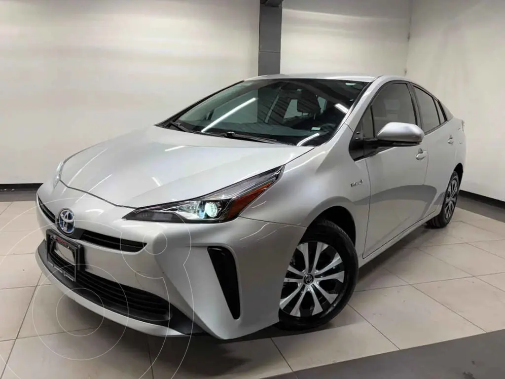 Toyota prius base (2020)