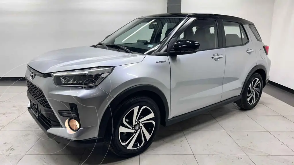 foto Toyota Raize XLE Aut Bi-Tono usado (2025) color Plata precio $382,850