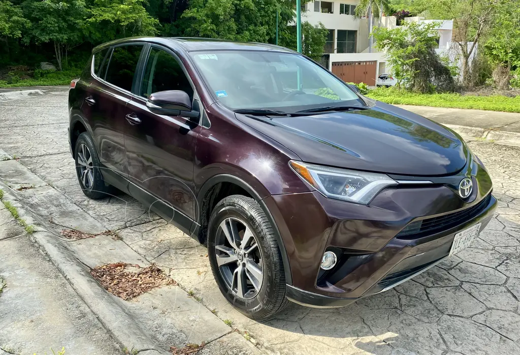 Toyota RAV4 HEV XLE 2017
