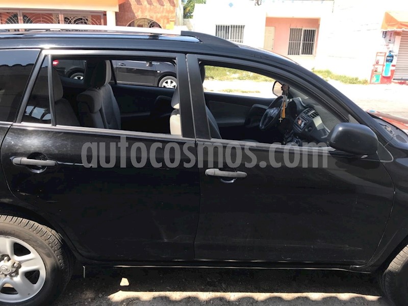foto Toyota RAV4 2.4L Base 3a. fila de asientos usado