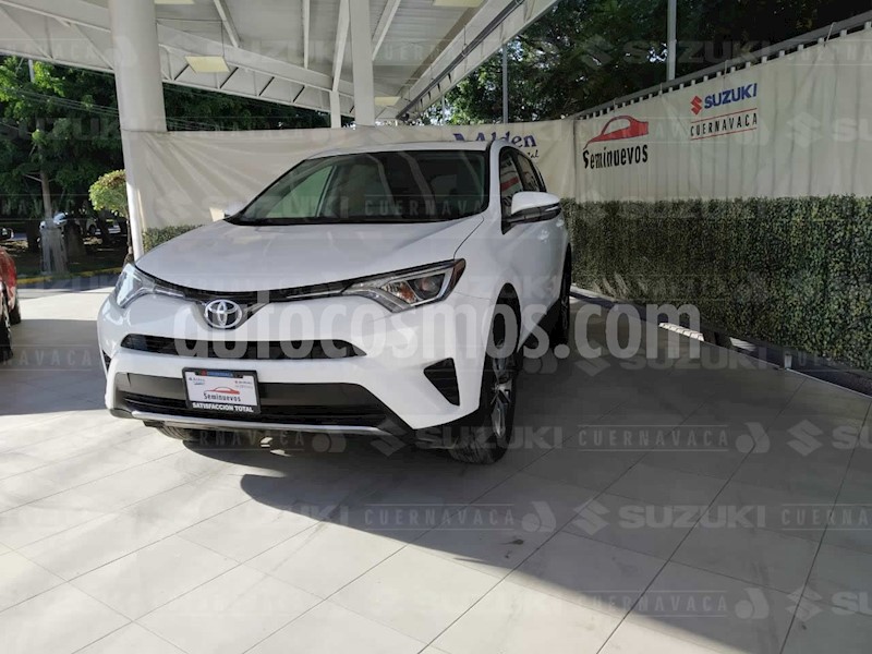 foto Toyota RAV4 XLE usado (2017) color Blanco precio $289,200