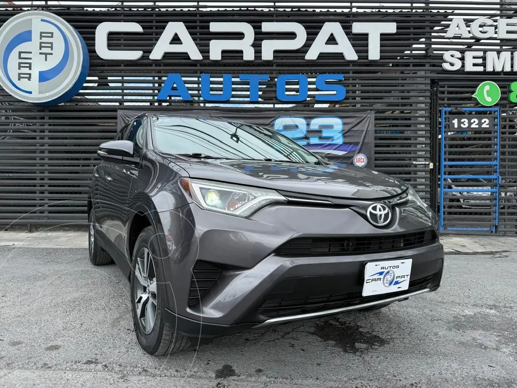 foto Toyota RAV4 XLE 4WD usado (2018) color Gris precio $299,000