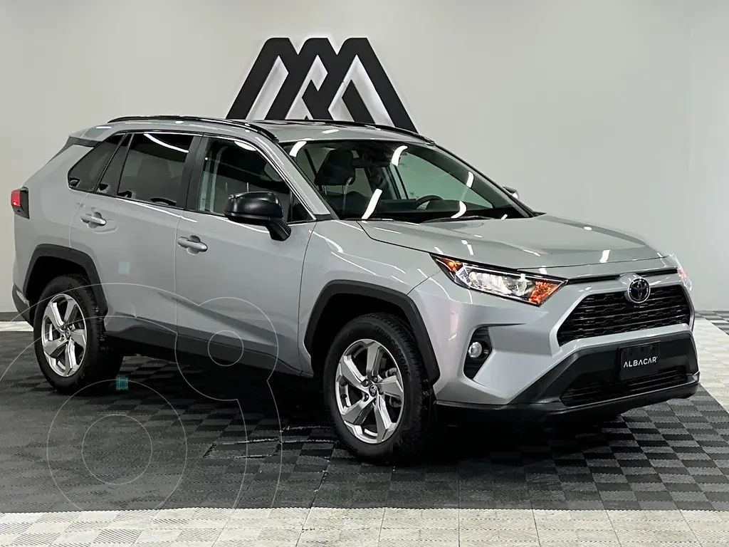 Toyota RAV4 XLE 2021
