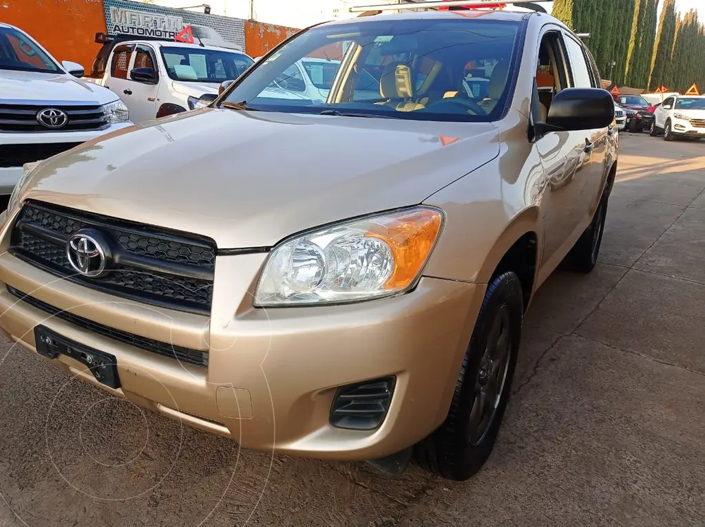 foto Toyota RAV4 2.5L Base usado (2011) color Arena precio $189,000