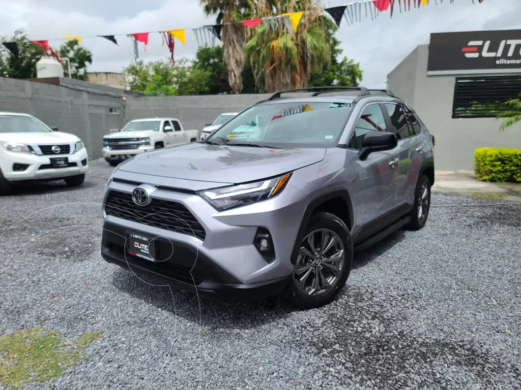 foto Toyota RAV4 XLE usado (2022) color Gris precio $519,900