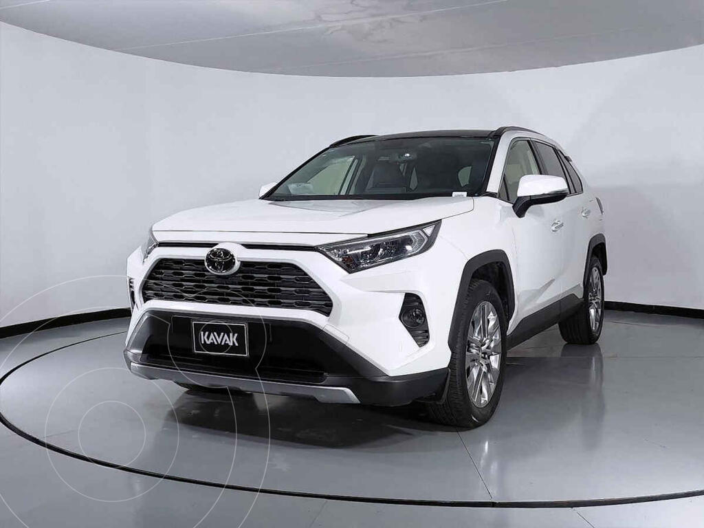 foto Toyota RAV4 2.4L Limited usado (2019) color Blanco precio $555,999
