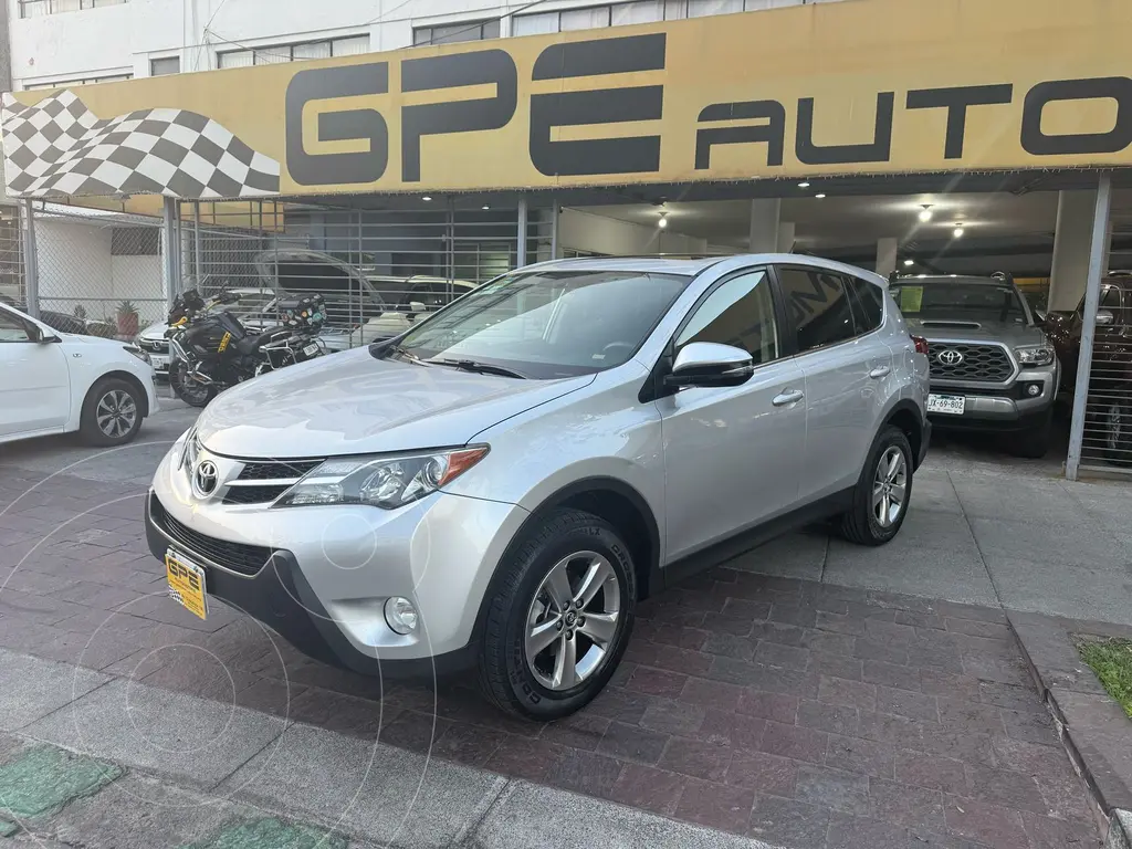 foto Toyota RAV4 XLE 4WD usado (2015) color Plata precio $249,000