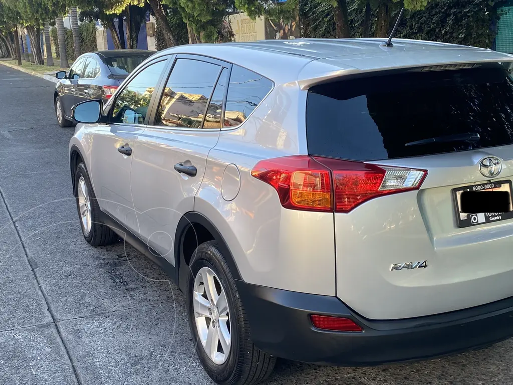 Toyota RAV4 LE usado (2014) color Plata precio 315,000