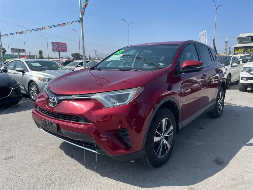 foto Toyota RAV4 XLE Plus 4WD usado (2018) color Rojo precio $315,000