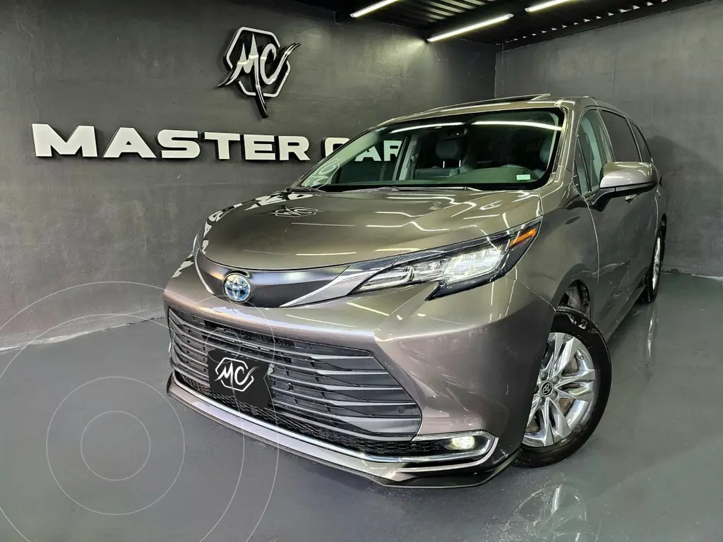 Toyota Sienna HEV XLE Piel 2022