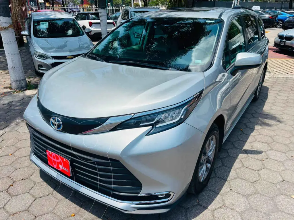 Toyota sienna-hev xle piel (2021)