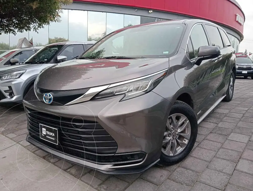 foto Toyota Sienna HEV LE financiado en mensualidades enganche $195,919 mensualidades desde $20,849