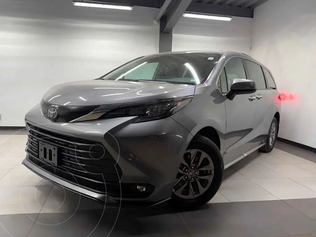 Toyota Sienna HEV XLE 2026