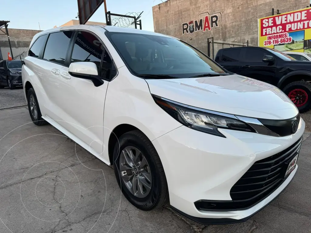 foto Toyota Sienna HEV LE usado (2022) color Blanco precio $739,999
