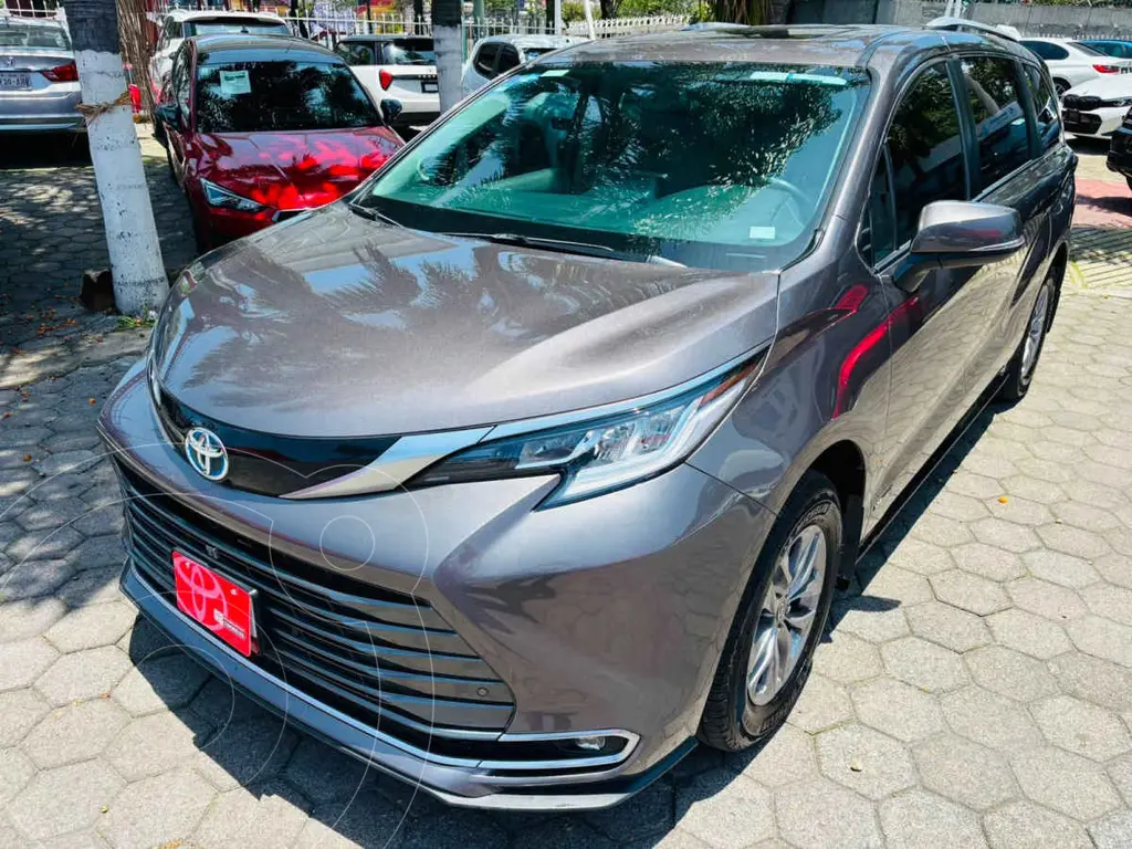 Toyota Sienna HEV Limited 2021