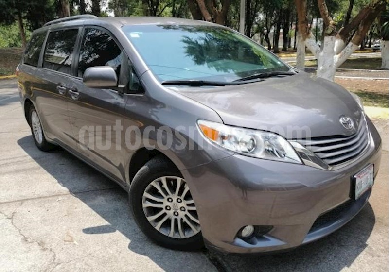 foto Toyota Sienna 5p XLE V6/3.5 Aut usado