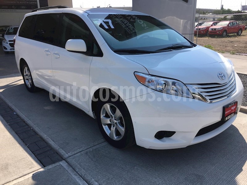 foto Toyota Sienna LE 3.3L usado