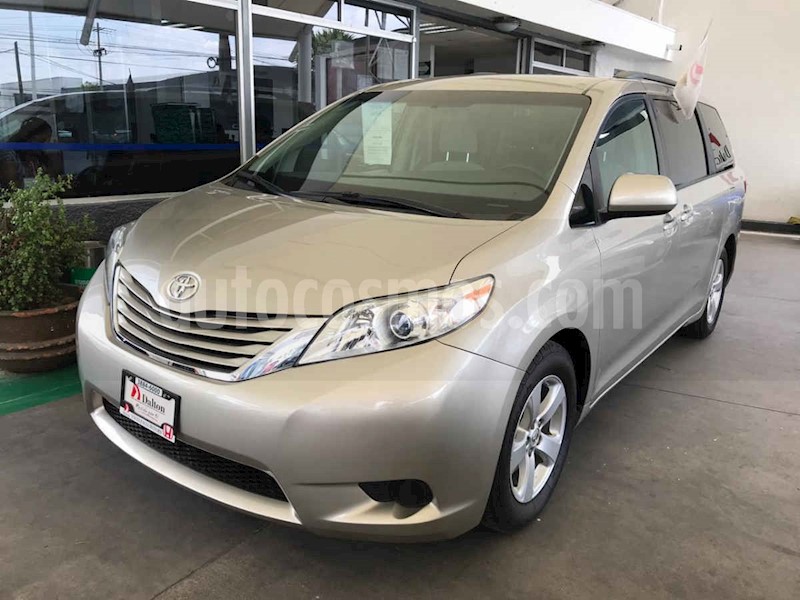 foto Toyota Sienna LE 3.5L usado