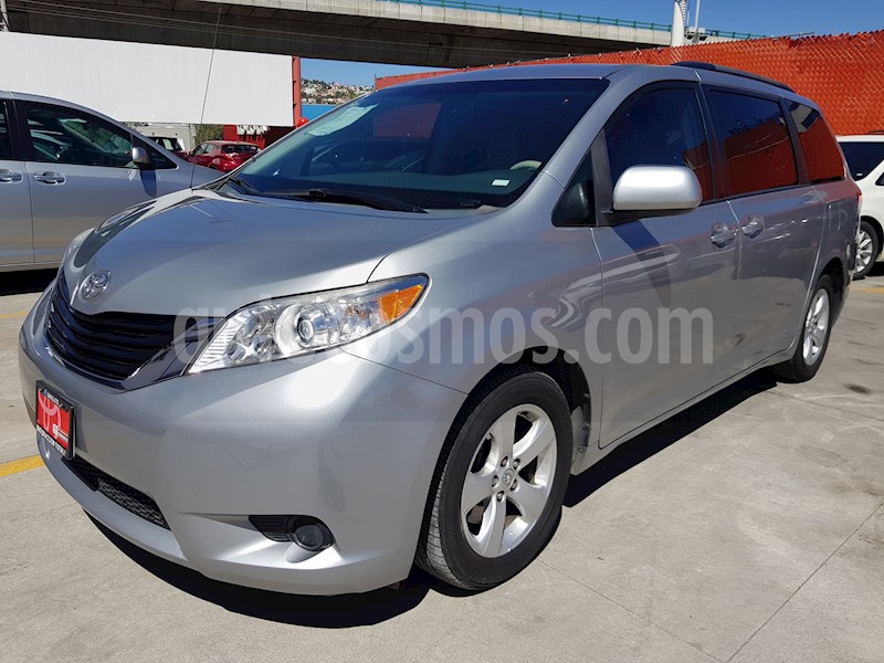 foto Toyota Sienna LE 3.5L usado
