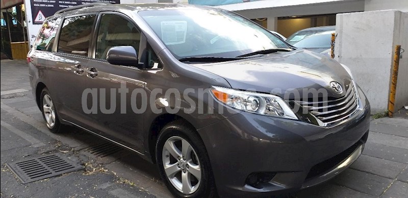 foto Toyota Sienna LE 3.5L usado