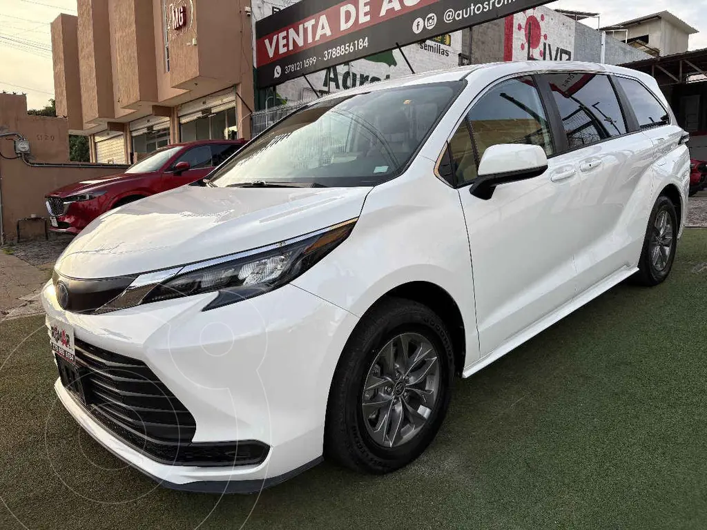 Toyota sienna le (2024)