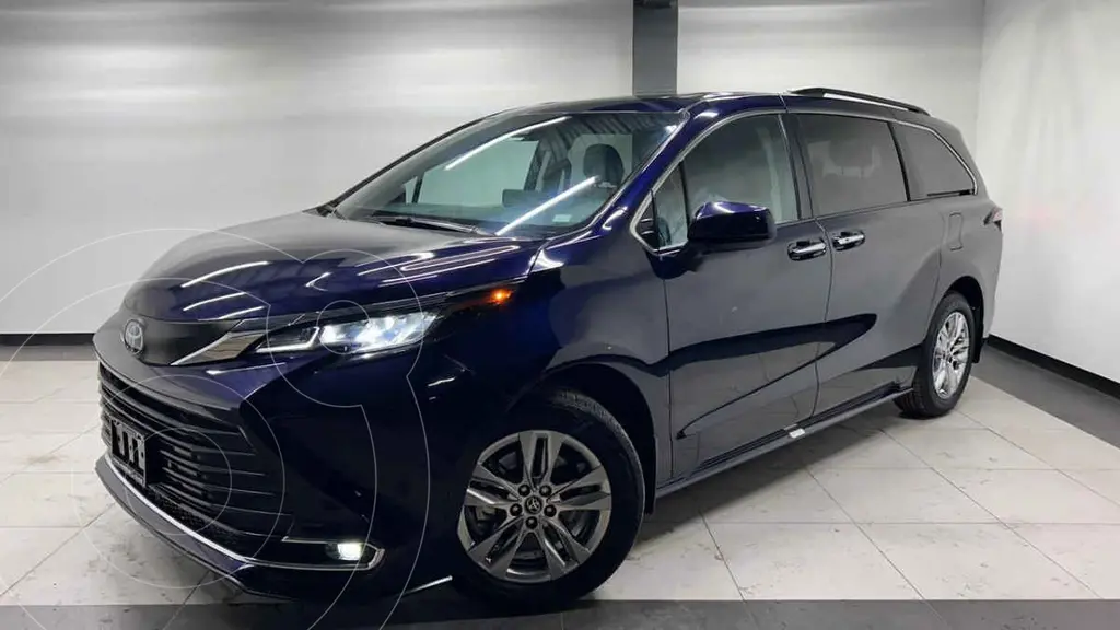 foto Toyota Sienna XLE Piel usado (2023) color Azul precio $835,000