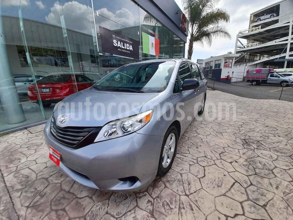 foto Toyota Sienna CE 3.5L usado (2017) color Plata precio $320,000