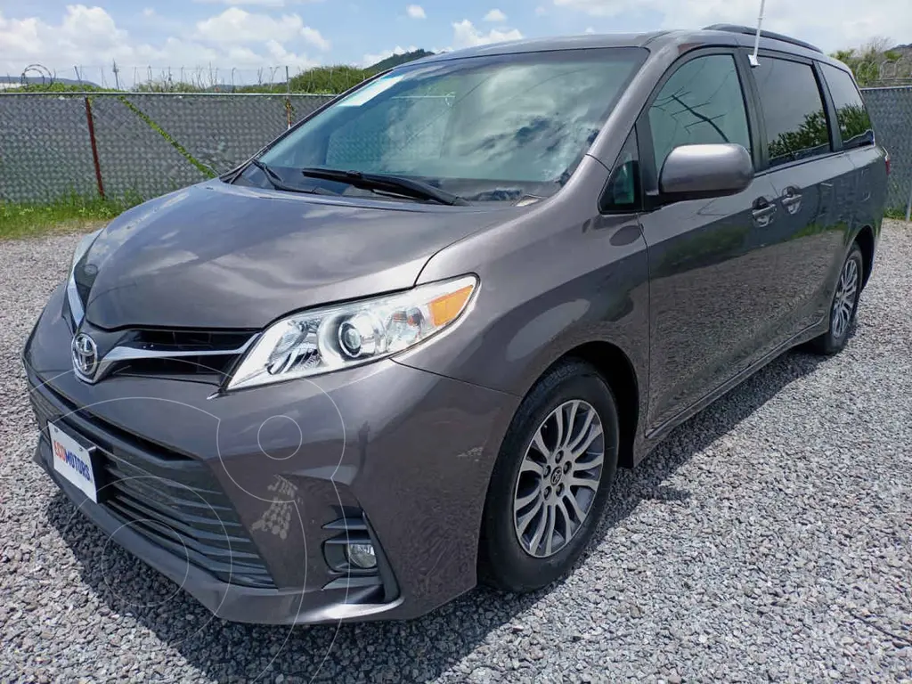 foto Toyota Sienna XLE financiado en mensualidades enganche $115,360 mensualidades desde $15,957