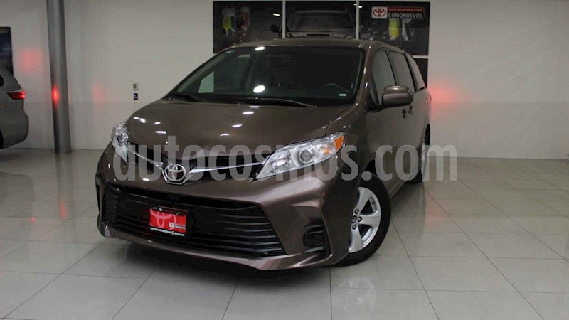 foto Toyota Sienna 5p LE usado (2020) color Marrón precio $529,000