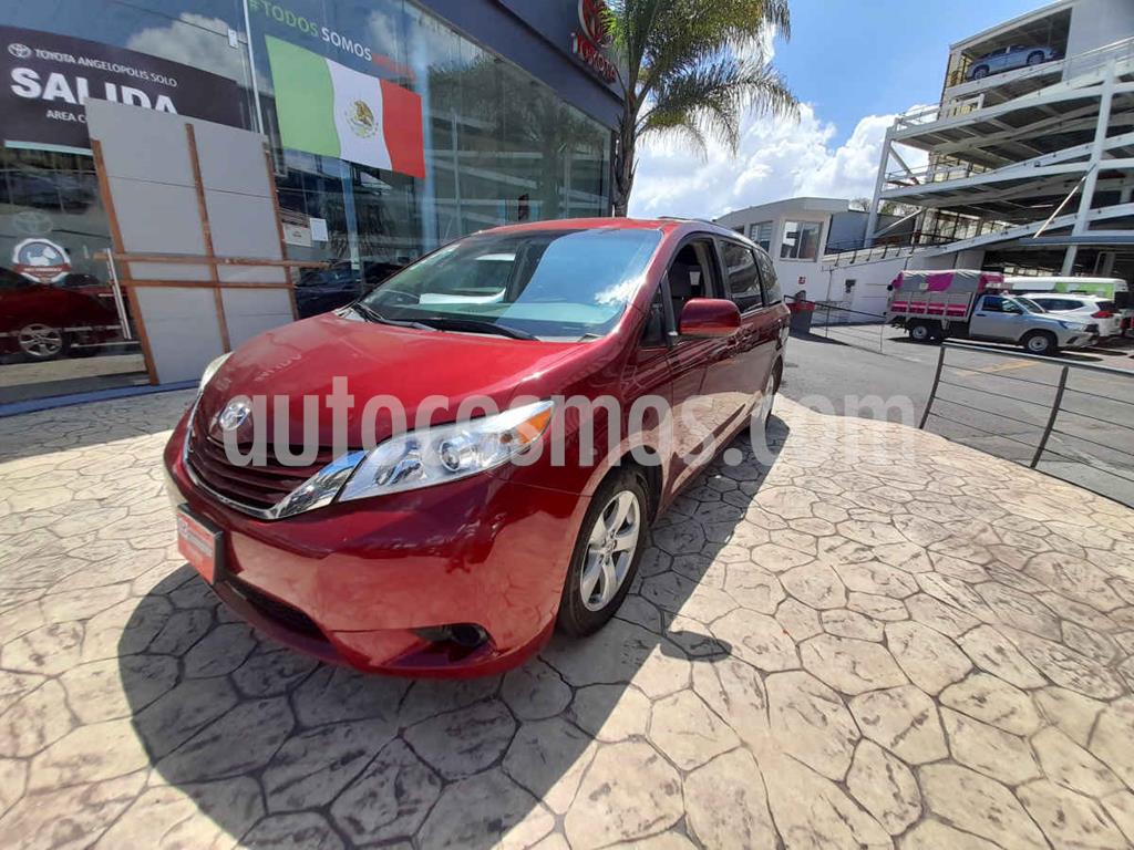 foto Toyota Sienna LE 3.5L usado (2016) color Rojo precio $305,000