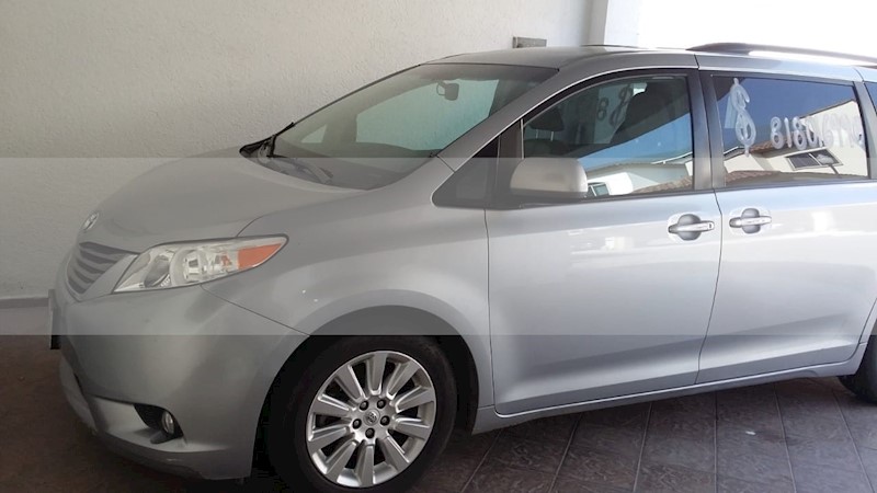 foto Toyota Sienna XLE 3.5L Piel usado