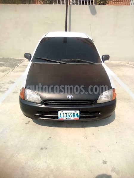 foto Toyota Starlet Jazz M-T L4 1.4 16V usado