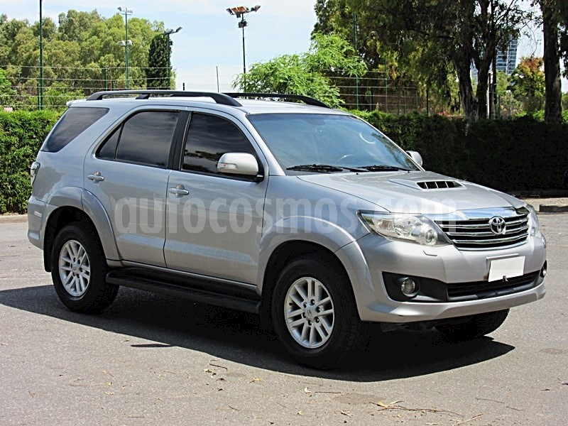 foto Toyota SW4 3.0 Cuero Aut usado