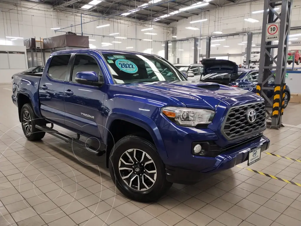 Toyota Tacoma Sport 4x2 usado (2022) color Azul precio $725,000