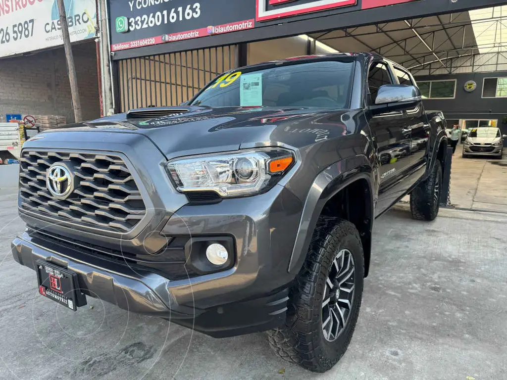 foto Toyota Tacoma TRD Sport usado (2019) color Gris precio $589,900