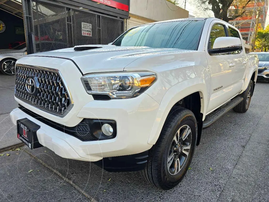 foto Toyota Tacoma TRD Sport financiado en mensualidades enganche $180,943 mensualidades desde $11,249